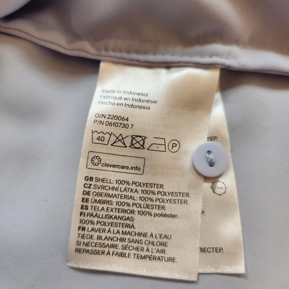 H&M Matte satin button front blouse - Pale Blue - Size 12 - EUC - Picture 7 of 9